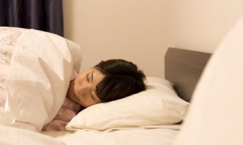 「睡眠中に叫ぶ」は異常のサインかも！寝言で健康状態を見極める方法
