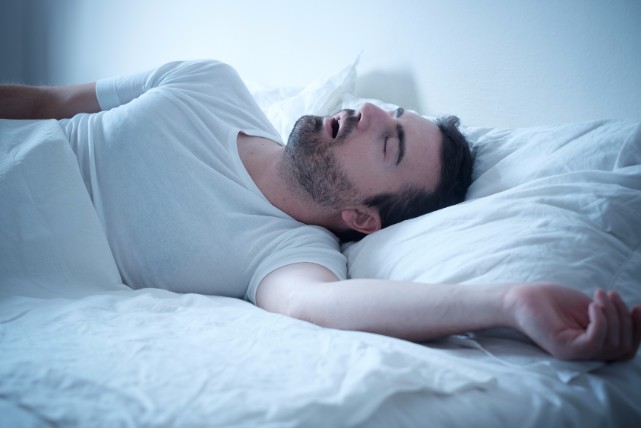 本当に怖い睡眠時無呼吸症候群とは？自分でできる対策法6つ