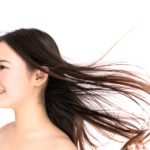 髪がパサつく原因と抑える方法