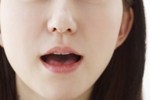 口周りのニキビの原因と治し方